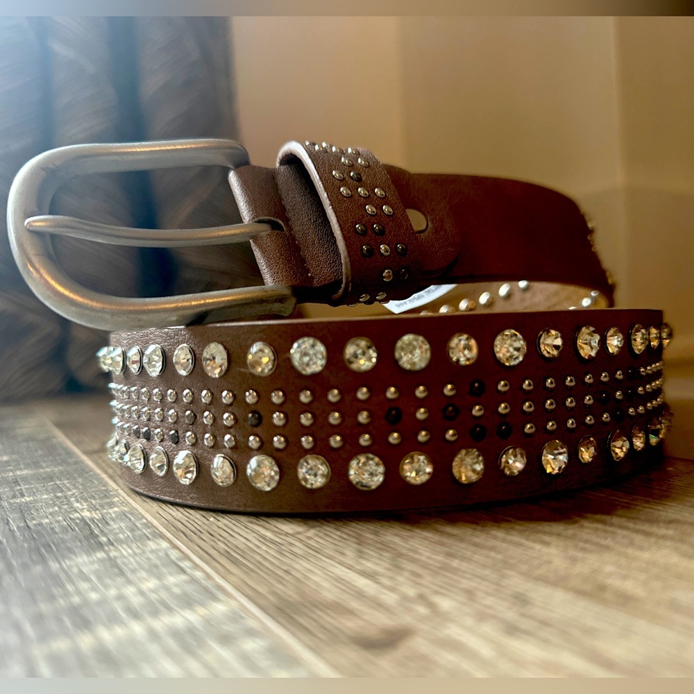 BKE Women’s Rhinestone Belt Size Small New Condition